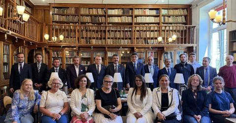 Wizyta tureckiej delegacji parlamentarnej na Turkologii Uniwersytetu Warszawskiego: rozmowy o współpracy akademickiej i relacjach dwustronnych